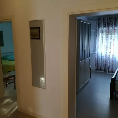 Vacanze Mirella Apartment